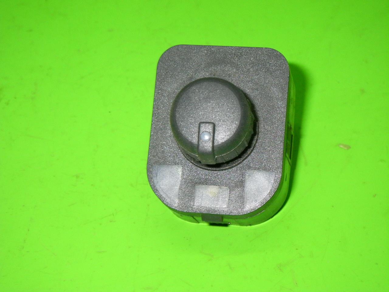 Schalter Außenspiegel - AUDI (NSU) A4 (8E2, B6) 2.5 TDI 8E0959565
